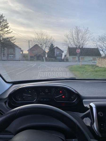 Peugeot 208 1.6hdi TOOP SNIZENO
