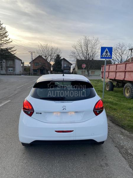 Peugeot 208 1.6hdi TOOP SNIZENO