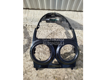 srednja konzola istrum.table za Opel Corsa D od 2006. do 2014. god.