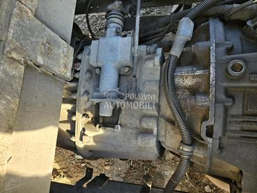 Renault midlum menjač eaton