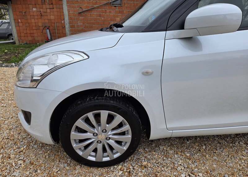 Suzuki Swift 1.2 4x4 CH NOV