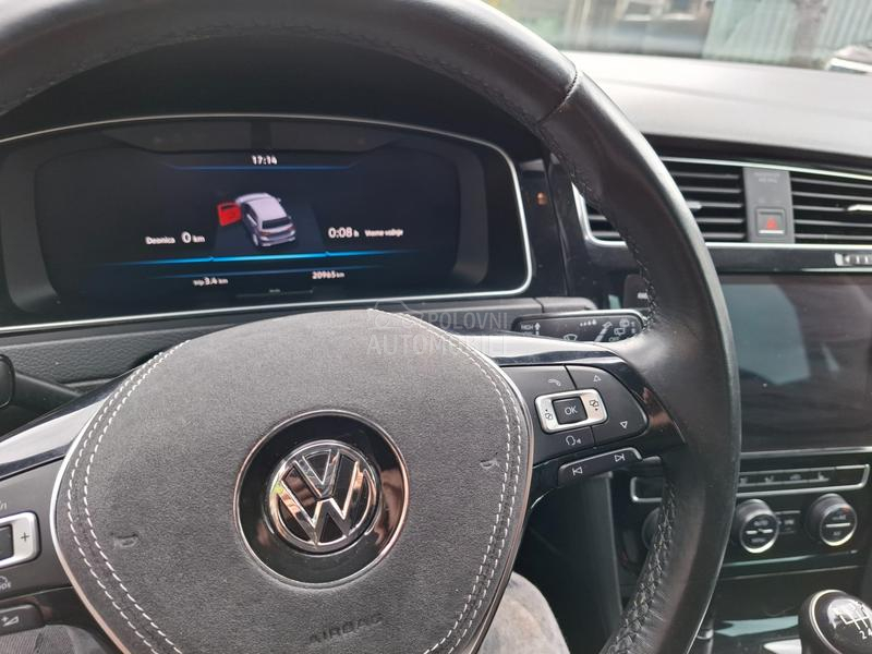 Volkswagen Golf 7 V i r t u a l