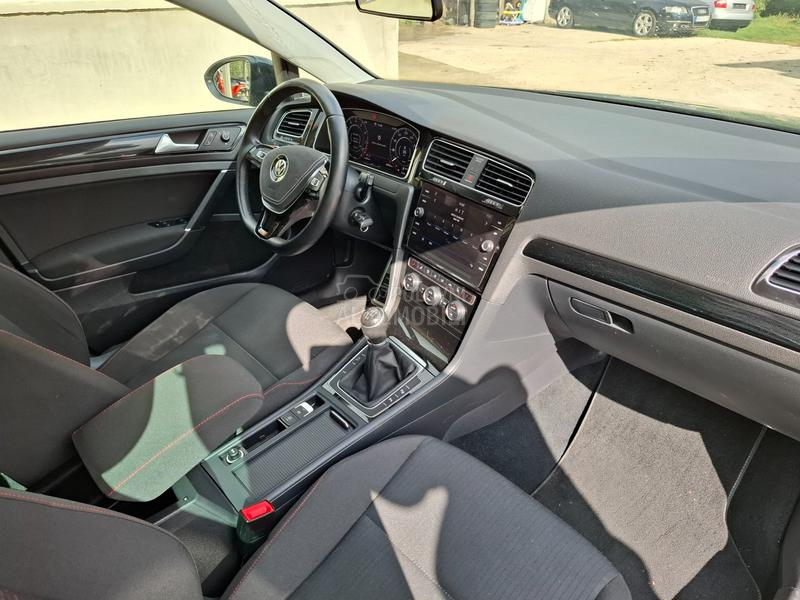 Volkswagen Golf 7 V i r t u a l