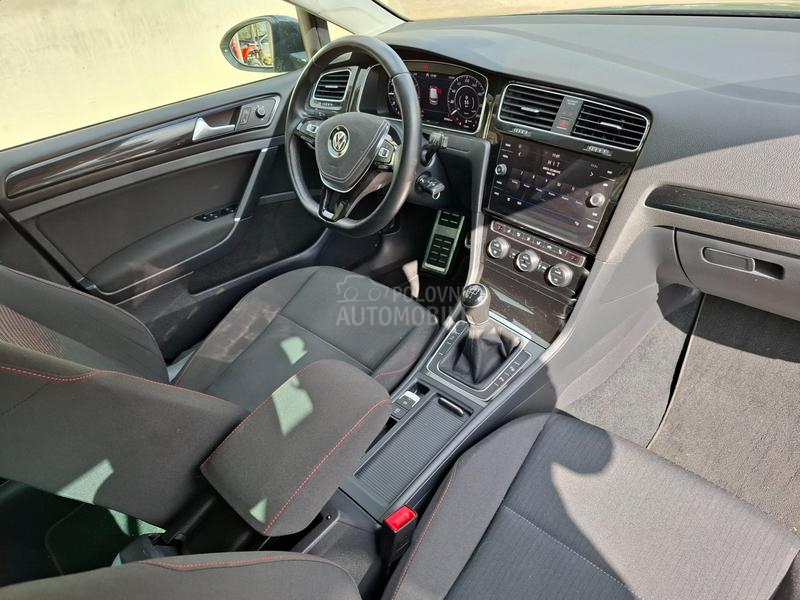 Volkswagen Golf 7 V i r t u a l