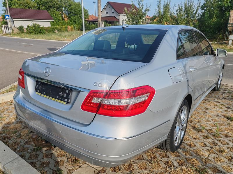 Mercedes Benz E 200 AVANTGARDE