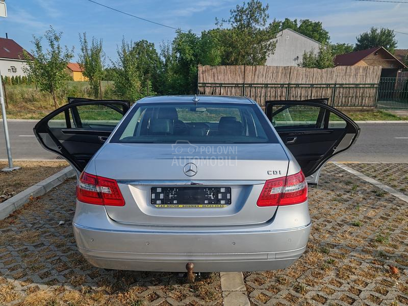 Mercedes Benz E 200 AVANTGARDE