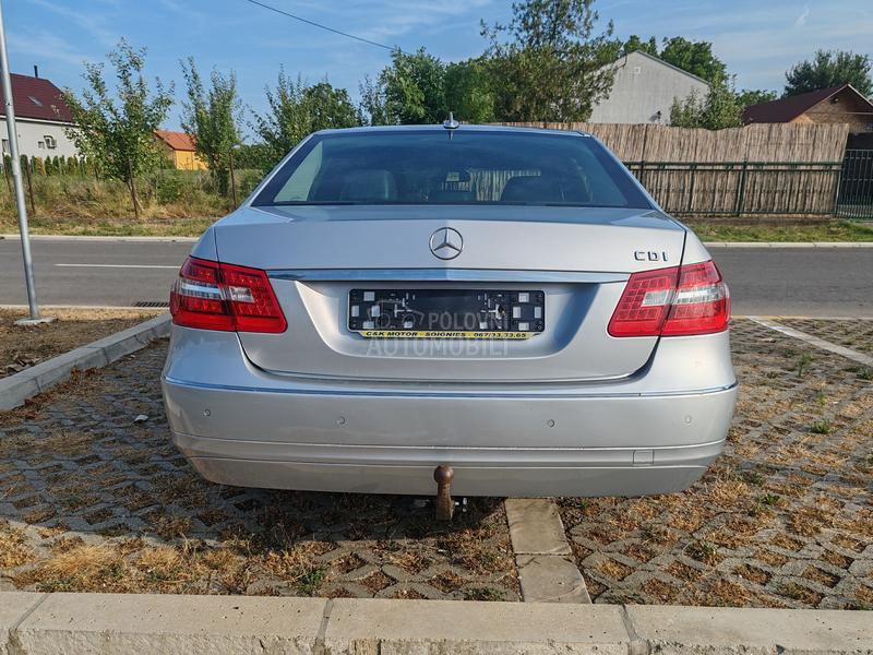 Mercedes Benz E 200 AVANTGARDE