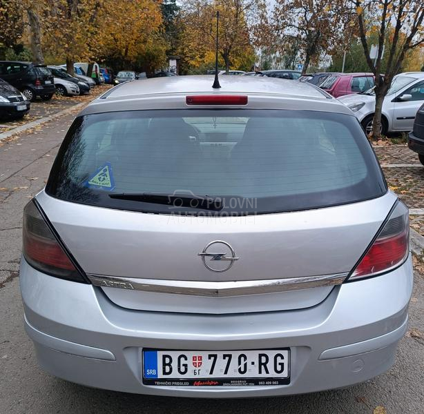 Opel Astra H 