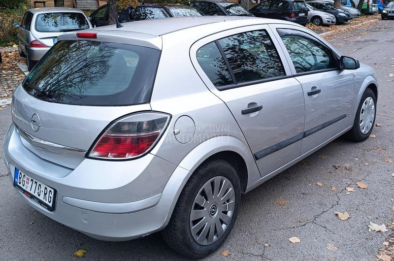 Opel Astra H 