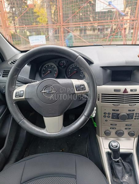 Opel Astra H 