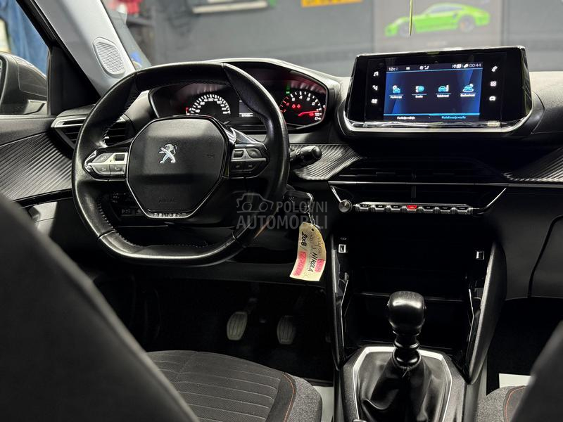 Peugeot 2008 1.2/fabričko stanje