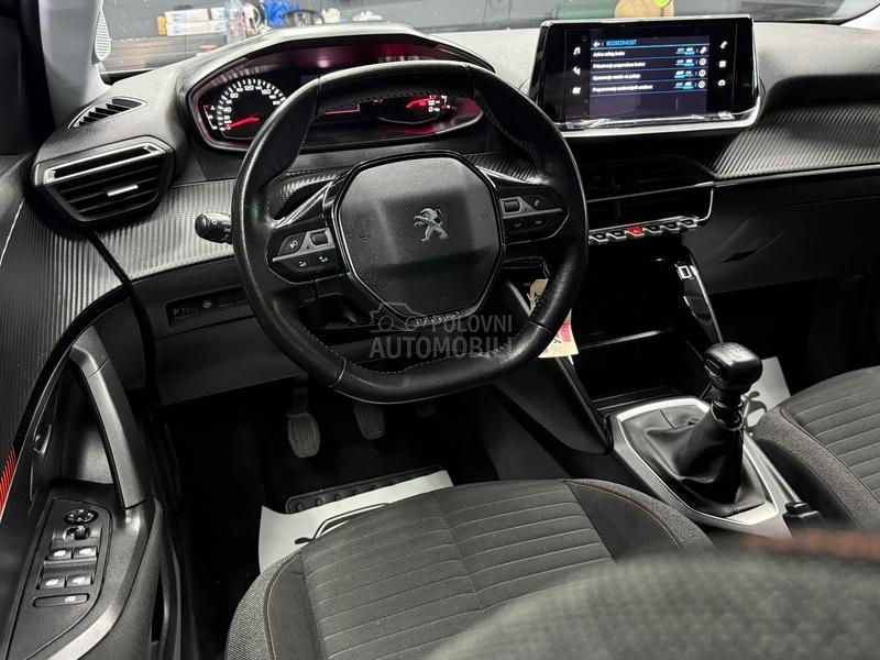 Peugeot 2008 1.2/fabričko stanje