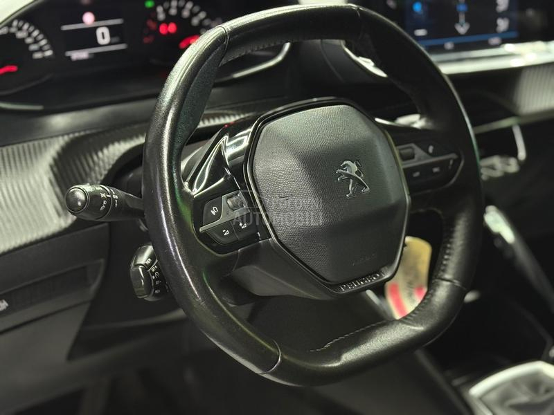 Peugeot 2008 1.2/fabričko stanje