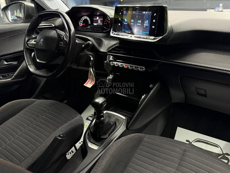 Peugeot 2008 1.2/fabričko stanje
