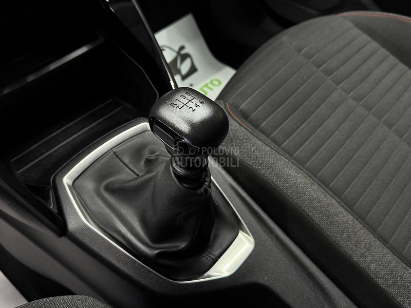 Peugeot 2008 1.2/fabričko stanje