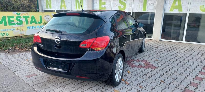 Opel Astra J 