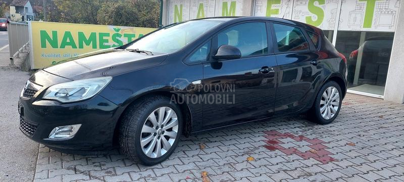 Opel Astra J 