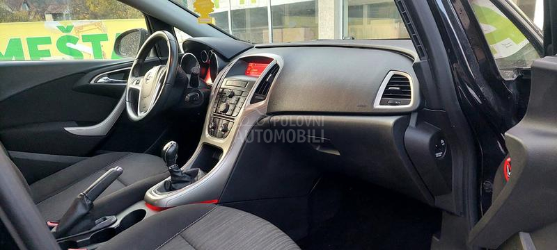 Opel Astra J 