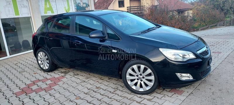 Opel Astra J 