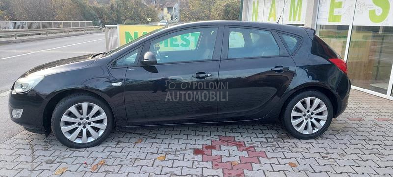 Opel Astra J 