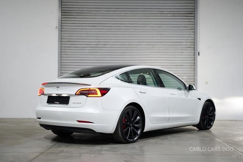 Tesla Model 3 Performance od 299e