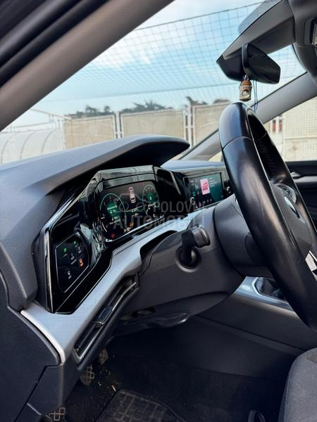Volkswagen Golf 8 2.0TDI