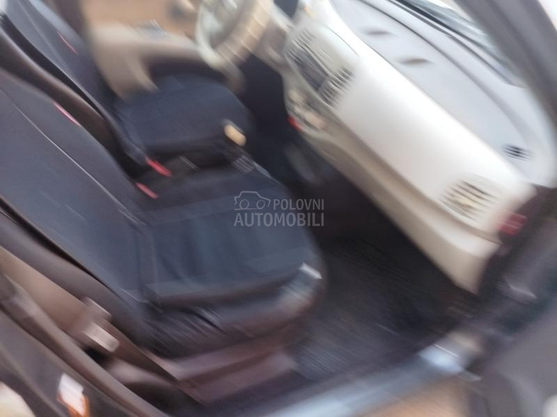 Nissan Micra 123456789864