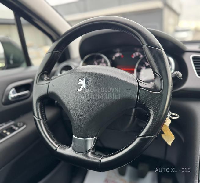 Peugeot 3008 1.6EHDI / NAV / PANO