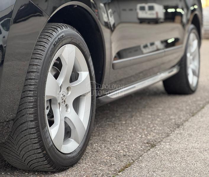 Peugeot 3008 1.6EHDI / NAV / PANO