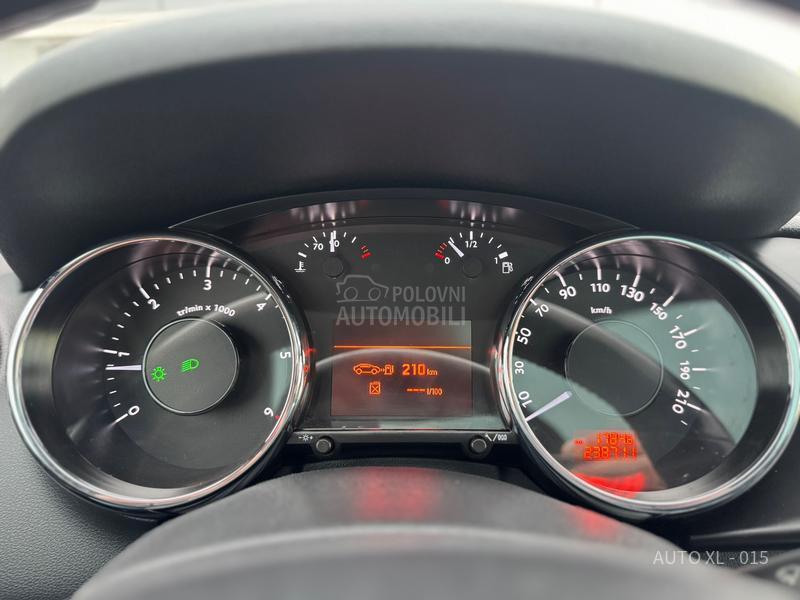 Peugeot 3008 1.6EHDI / NAV / PANO