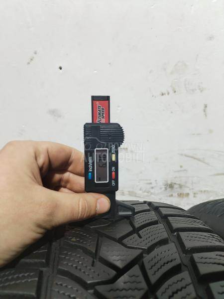 Dunlop 215/60 R16 Zimska