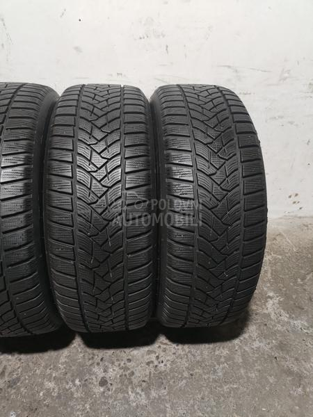 Dunlop 215/60 R16 Zimska