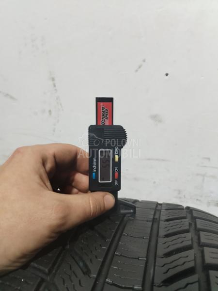 Continental 215/55 R17 Zimska