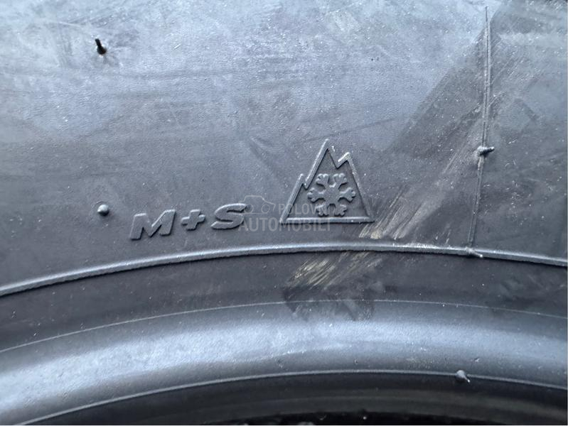 Hankook 215/65 R16 Zimska