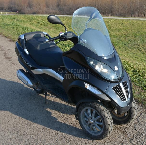 Piaggio MP3
