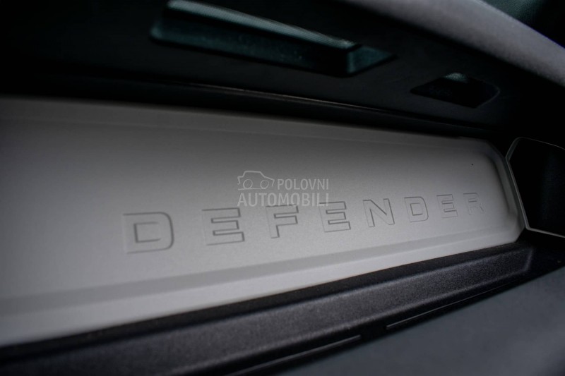 Land Rover Defender 90  P300