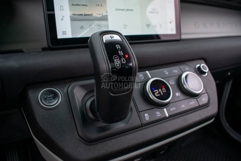 Land Rover Defender 90  P300