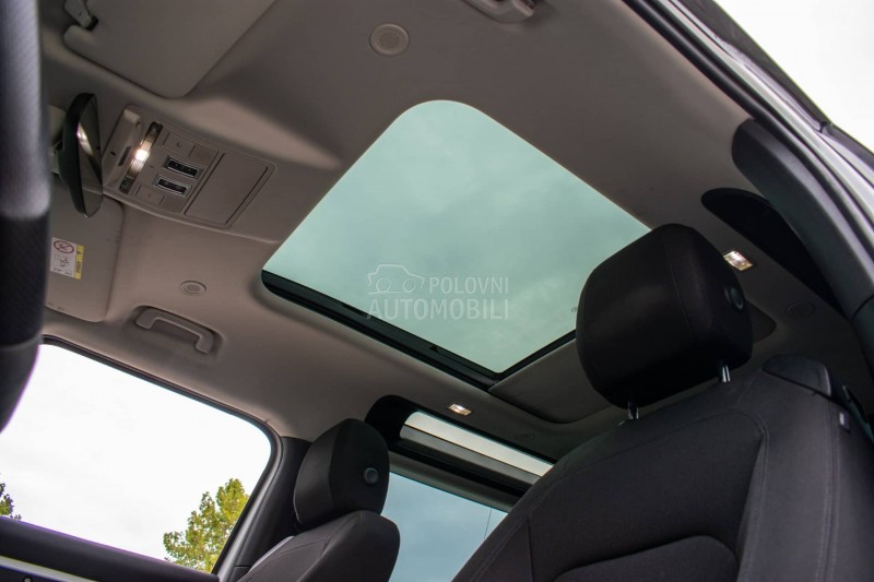 Land Rover Defender 90  P300