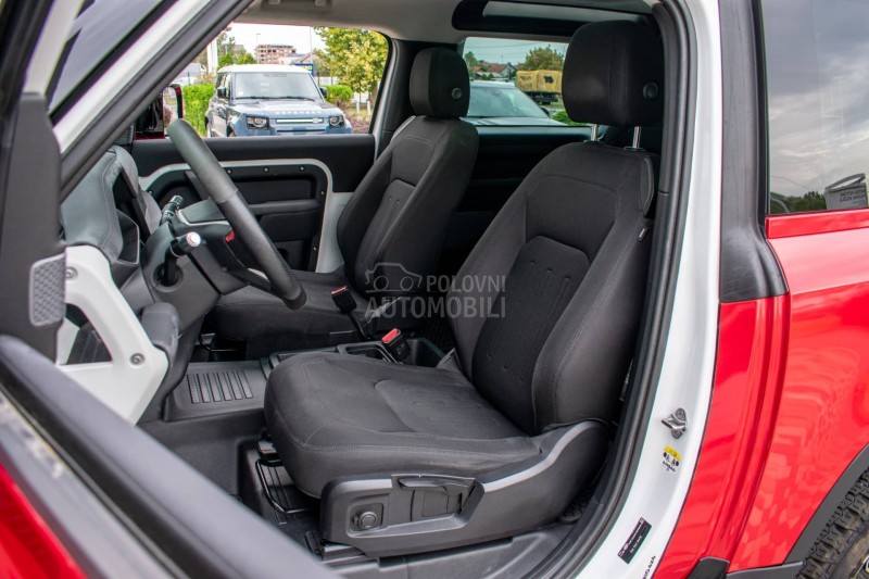 Land Rover Defender 90  P300