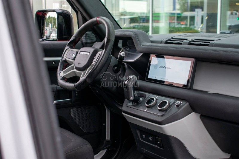 Land Rover Defender 90  P300