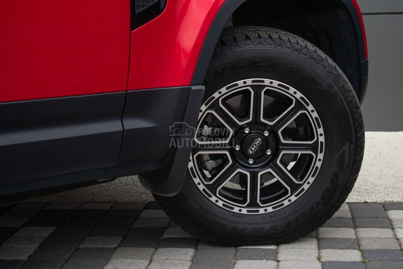 Land Rover Defender 90  P300