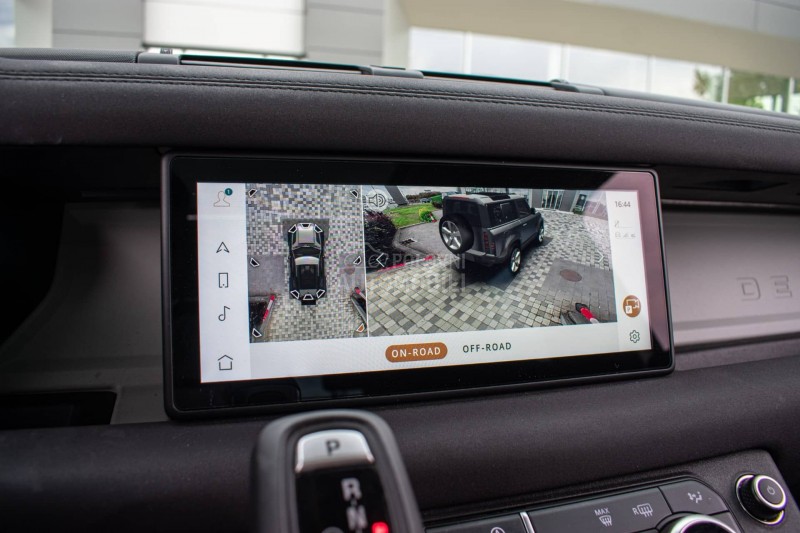 Land Rover Defender 90  P300