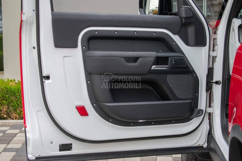 Land Rover Defender 90  P300