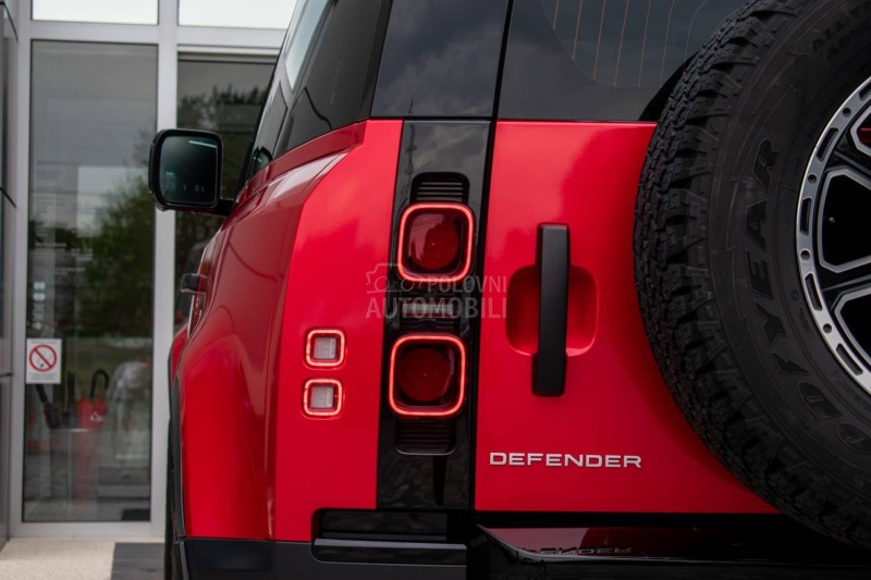 Land Rover Defender 90  P300
