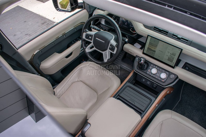 Land Rover Defender SE 250