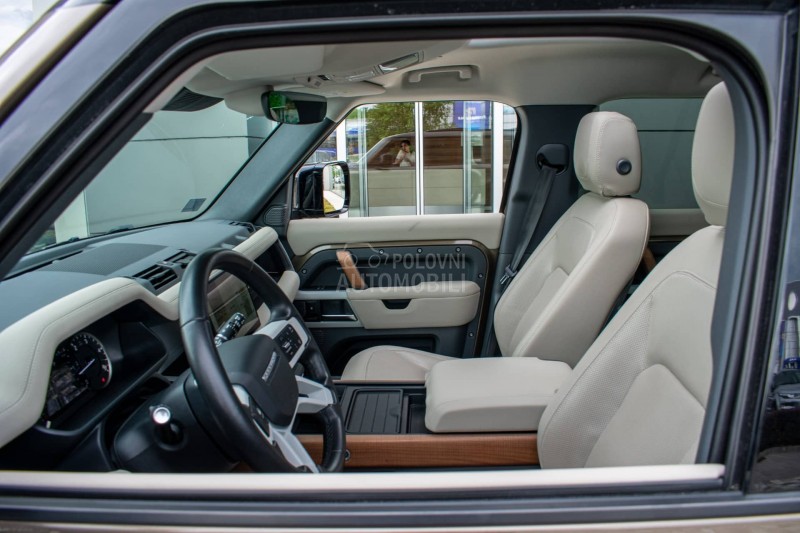 Land Rover Defender SE 250