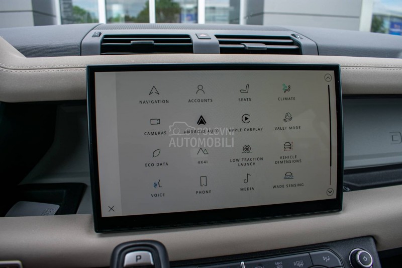 Land Rover Defender SE 250