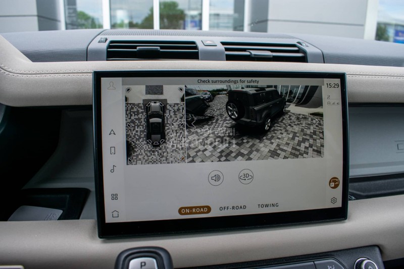 Land Rover Defender SE 250