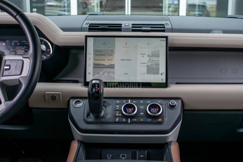 Land Rover Defender SE 250