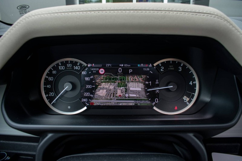 Land Rover Defender SE 250